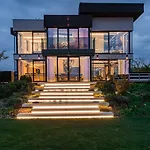Chandelier Sky Mansion Willa