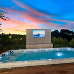 빌라 Chandelier Sky Mansion Tuchomerice