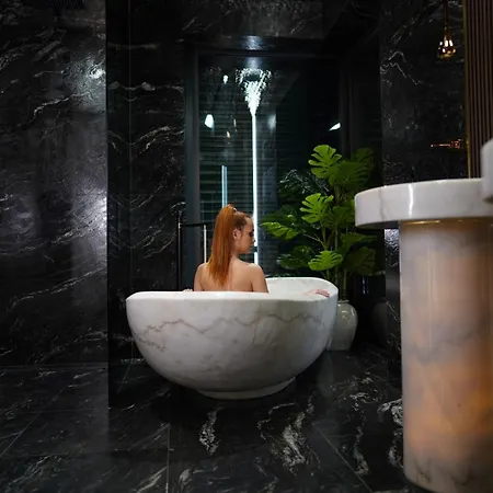 וילה Chandelier Sky Mansion