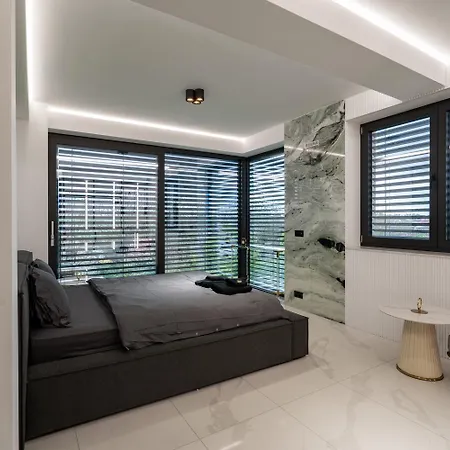 וילה Chandelier Sky Mansion *