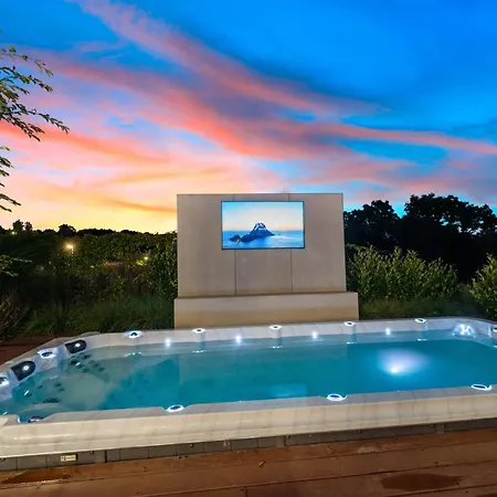 Villa Chandelier Sky Mansion Tuchomerice