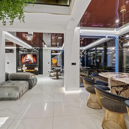 Villa Chandelier Sky Mansion *