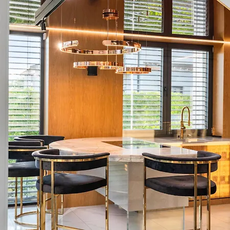 Villa Chandelier Sky Mansion Tuchomerice