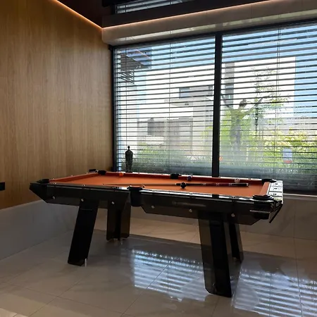 Villa Chandelier Sky Mansion *