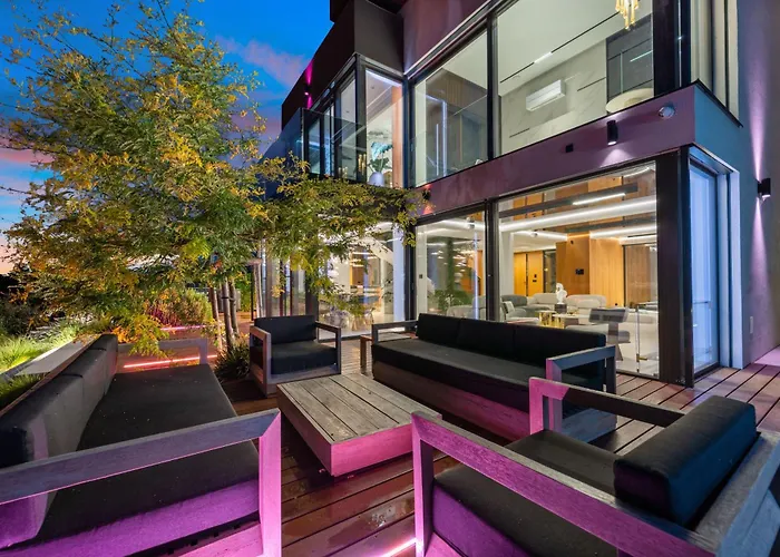 فيلة Chandelier Sky Mansion