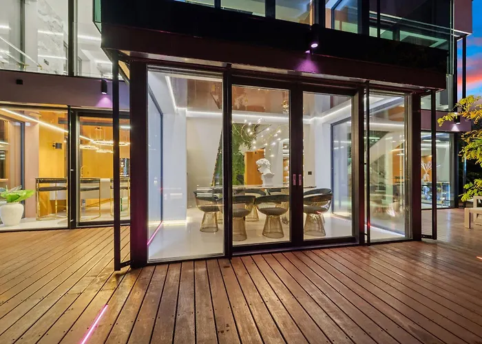 فيلة Chandelier Sky Mansion