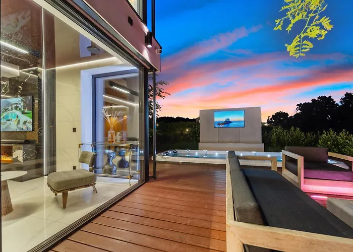 فيلة Chandelier Sky Mansion